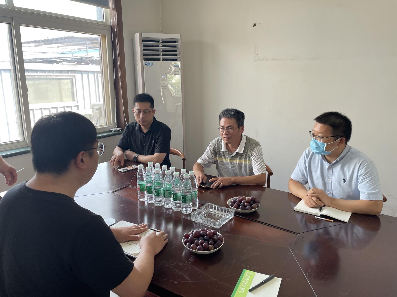 座谈会2.jpg