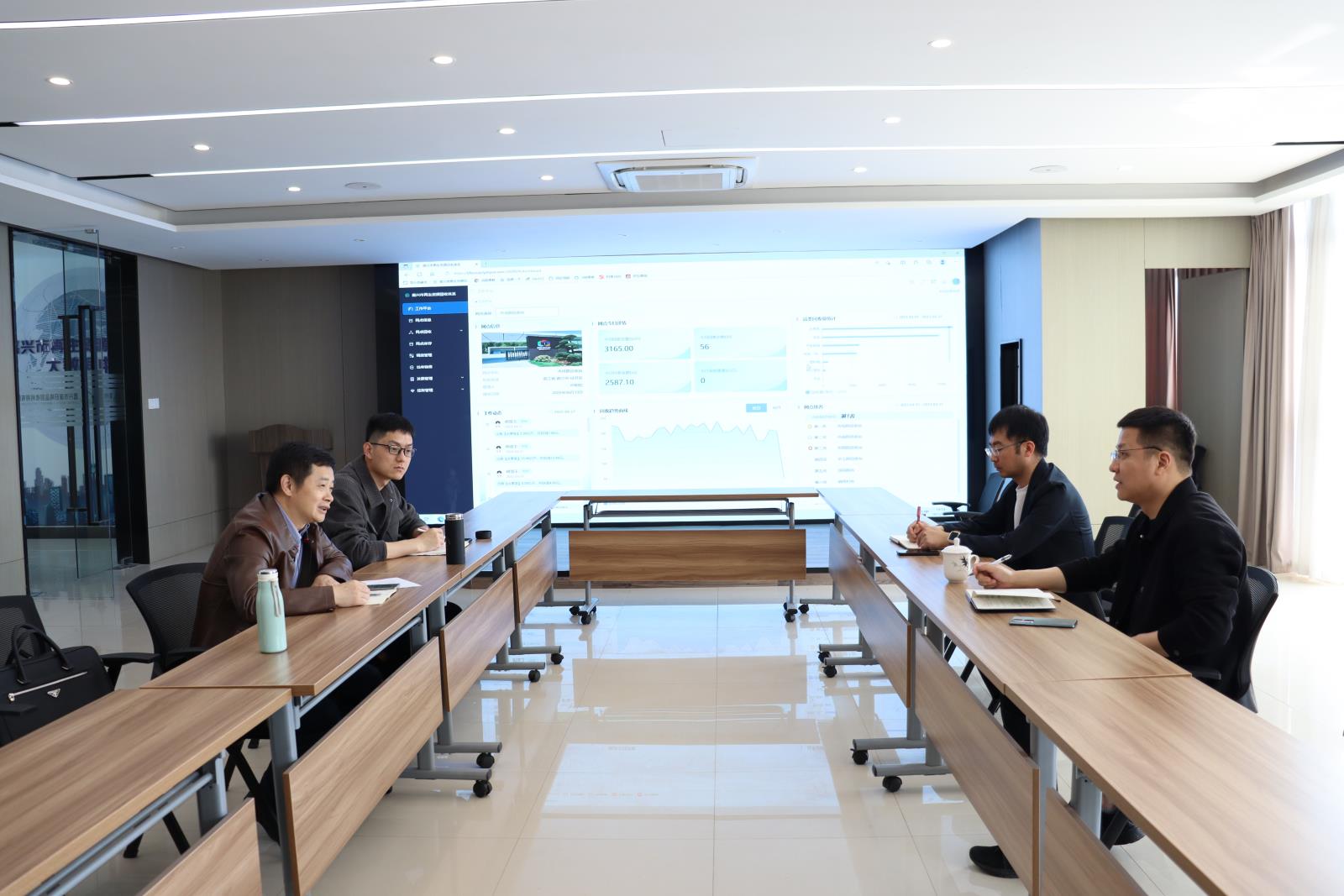 座谈会1.JPG